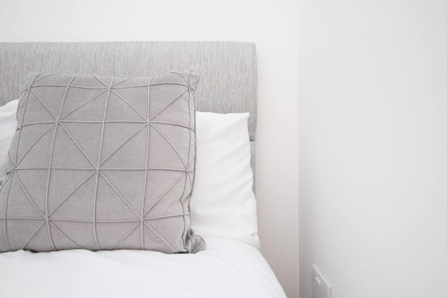 Guest house Modern Guesthouse, Fast Wi-fi, Street Free Parking, Central, Fully Equipped *