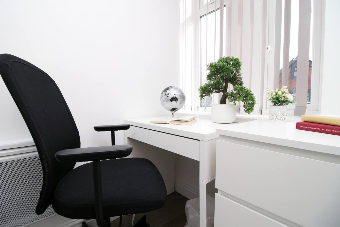 Modern Guesthouse, Fast Wi-fi, Street Free Parking, Central, Fully Equipped