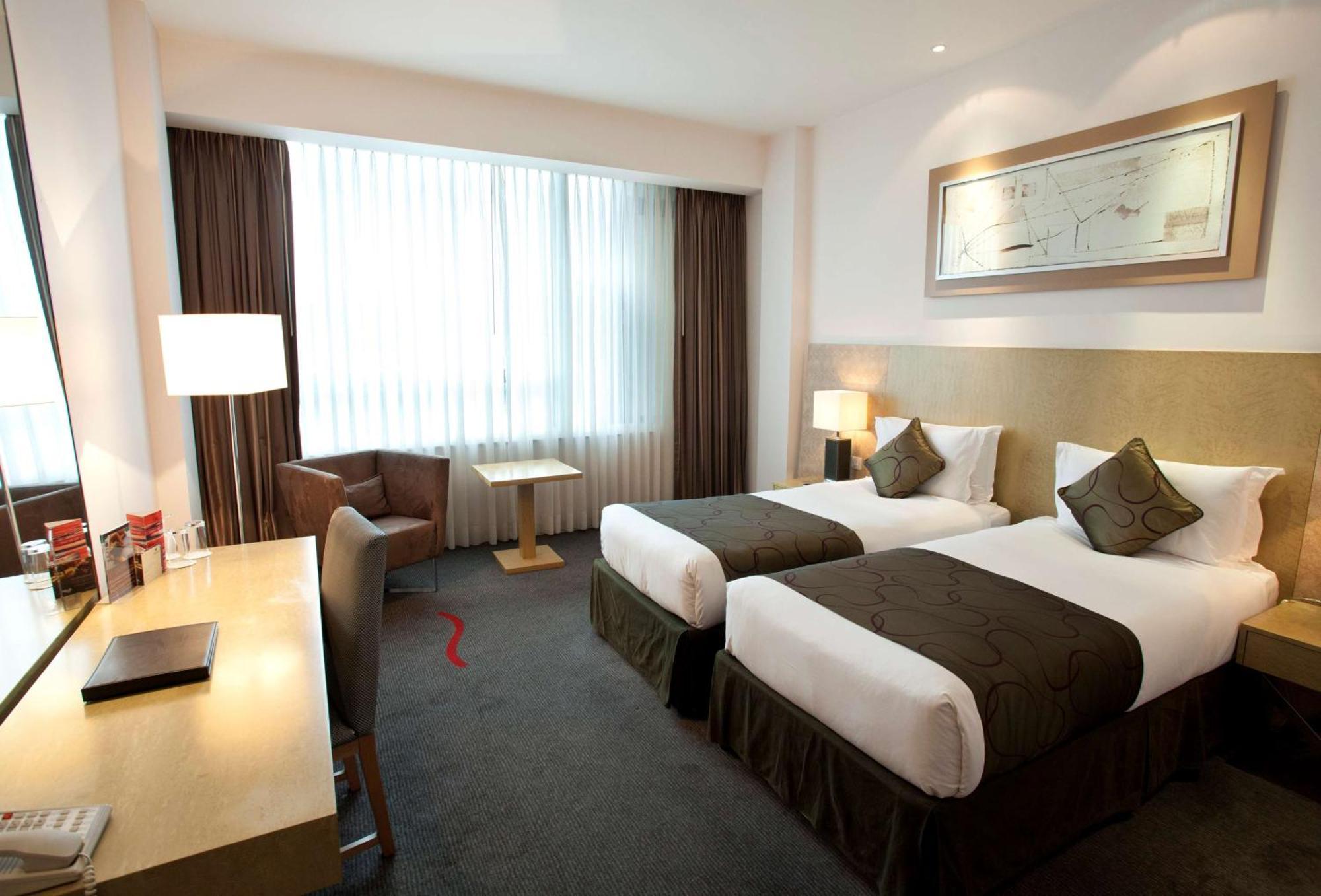Park Plaza 4*