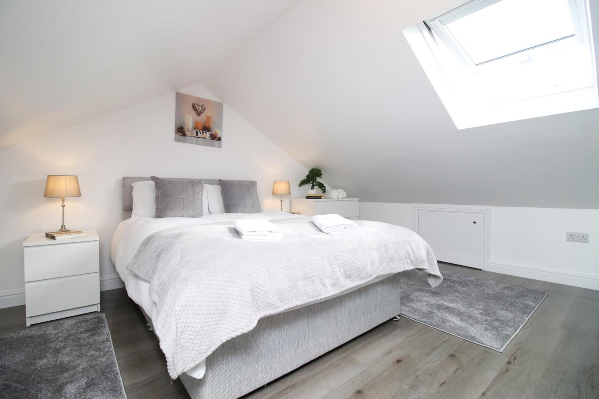 Modern Guesthouse, Fast Wi-fi, Street Free Parking, Central, Fully Equipped Cardiff