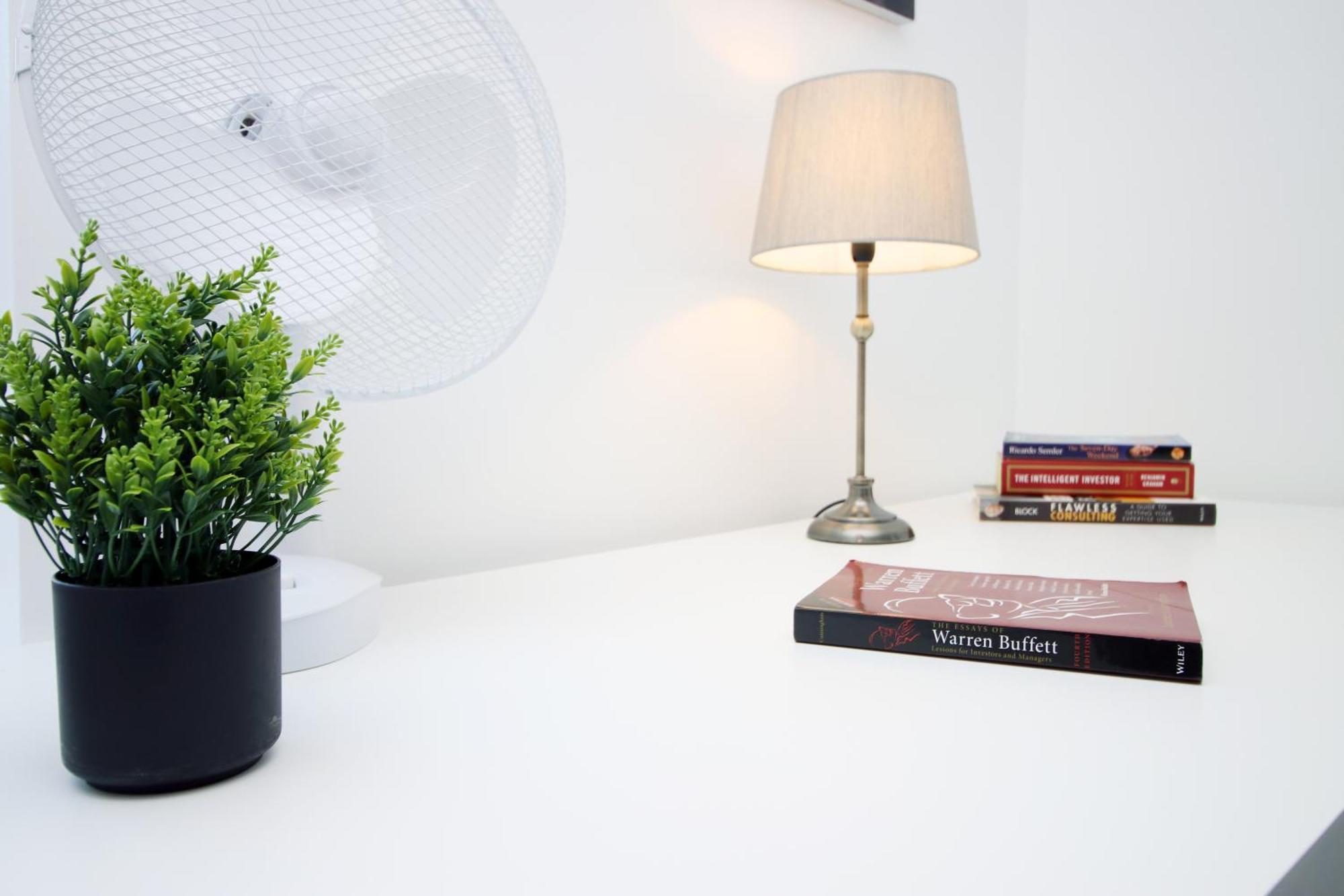 Modern Guesthouse, Fast Wi-fi, Street Free Parking, Central, Fully Equipped