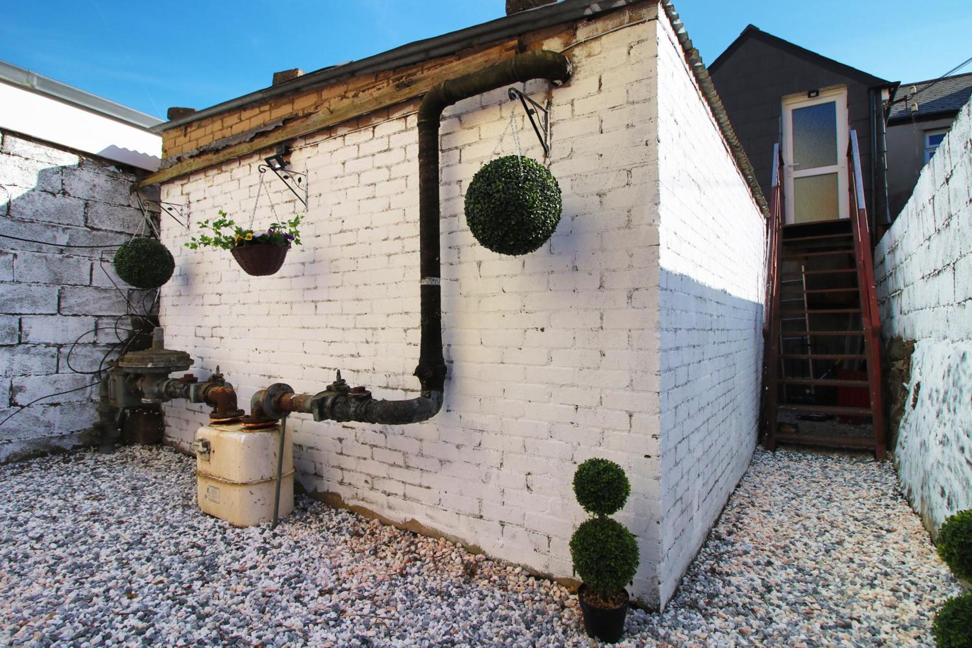 Modern Guesthouse, Fast Wi-fi, Street Free Parking, Central, Fully Equipped Guest house Cardiff