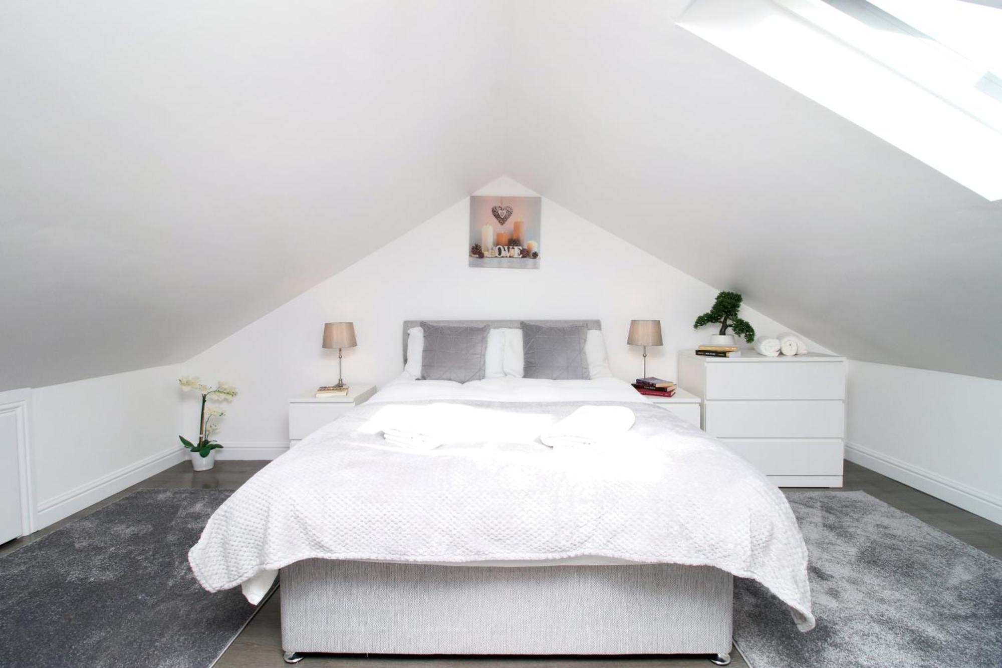 Modern Guesthouse, Fast Wi-fi, Street Free Parking, Central, Fully Equipped Guest house Cardiff