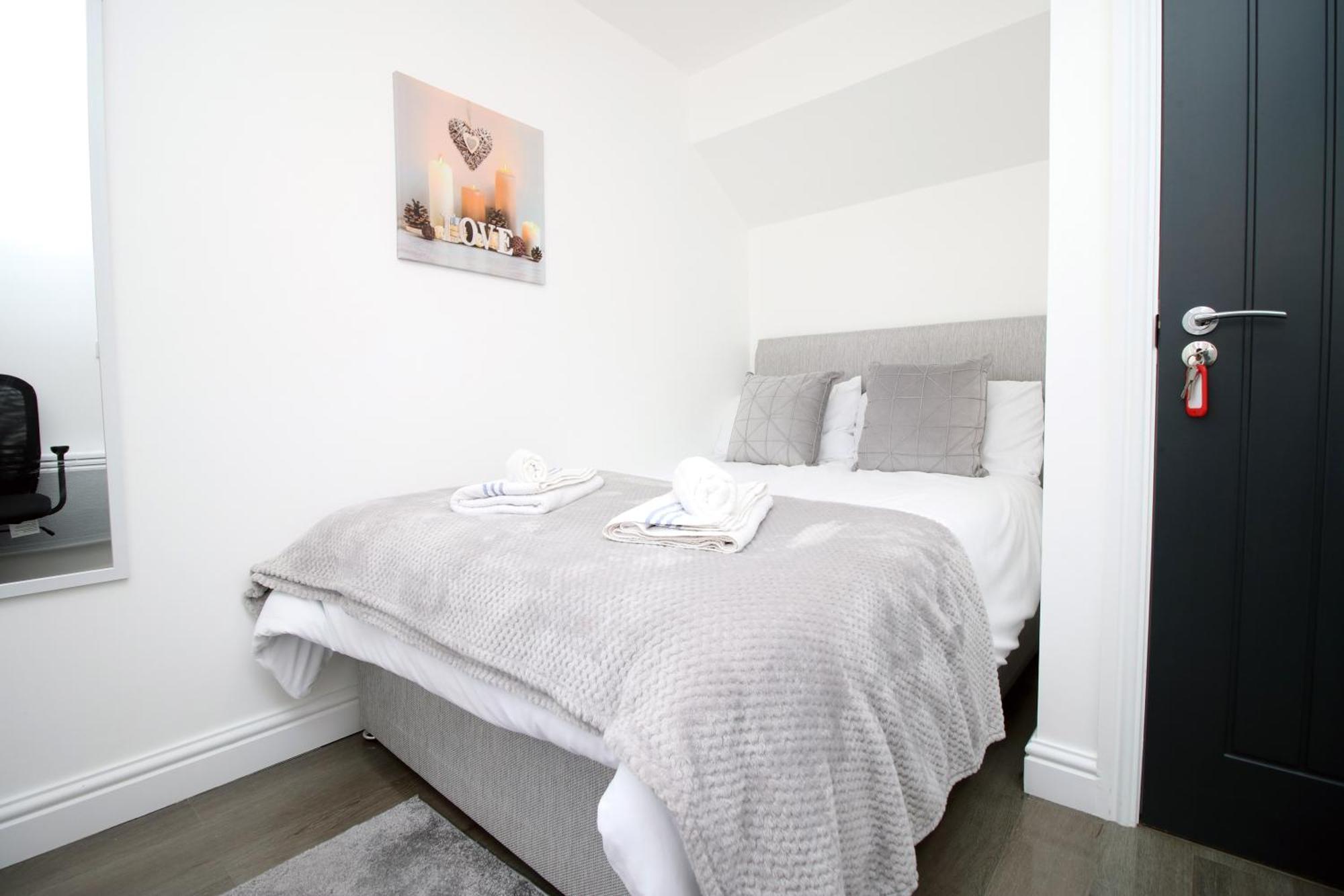 Guest house Modern Guesthouse, Fast Wi-fi, Street Free Parking, Central, Fully Equipped