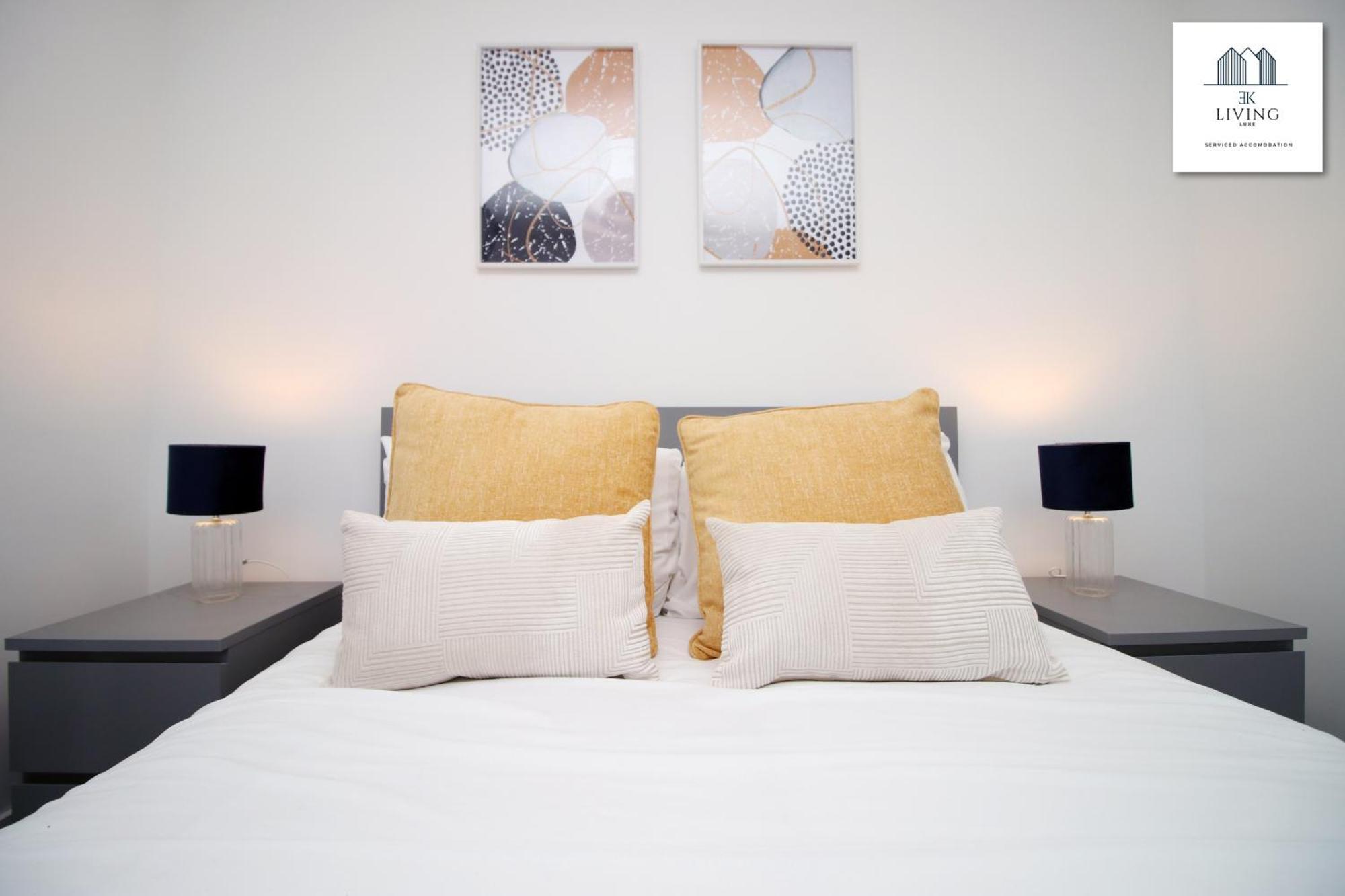 New Modern 1 Bedroom - Prime Location - By Ekliving Luxe Short Lets & Serviced - *
