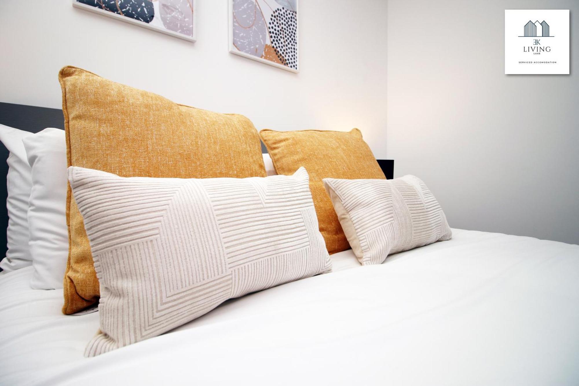 New Modern 1 Bedroom - Prime Location - By Ekliving Luxe Short Lets & Serviced - *