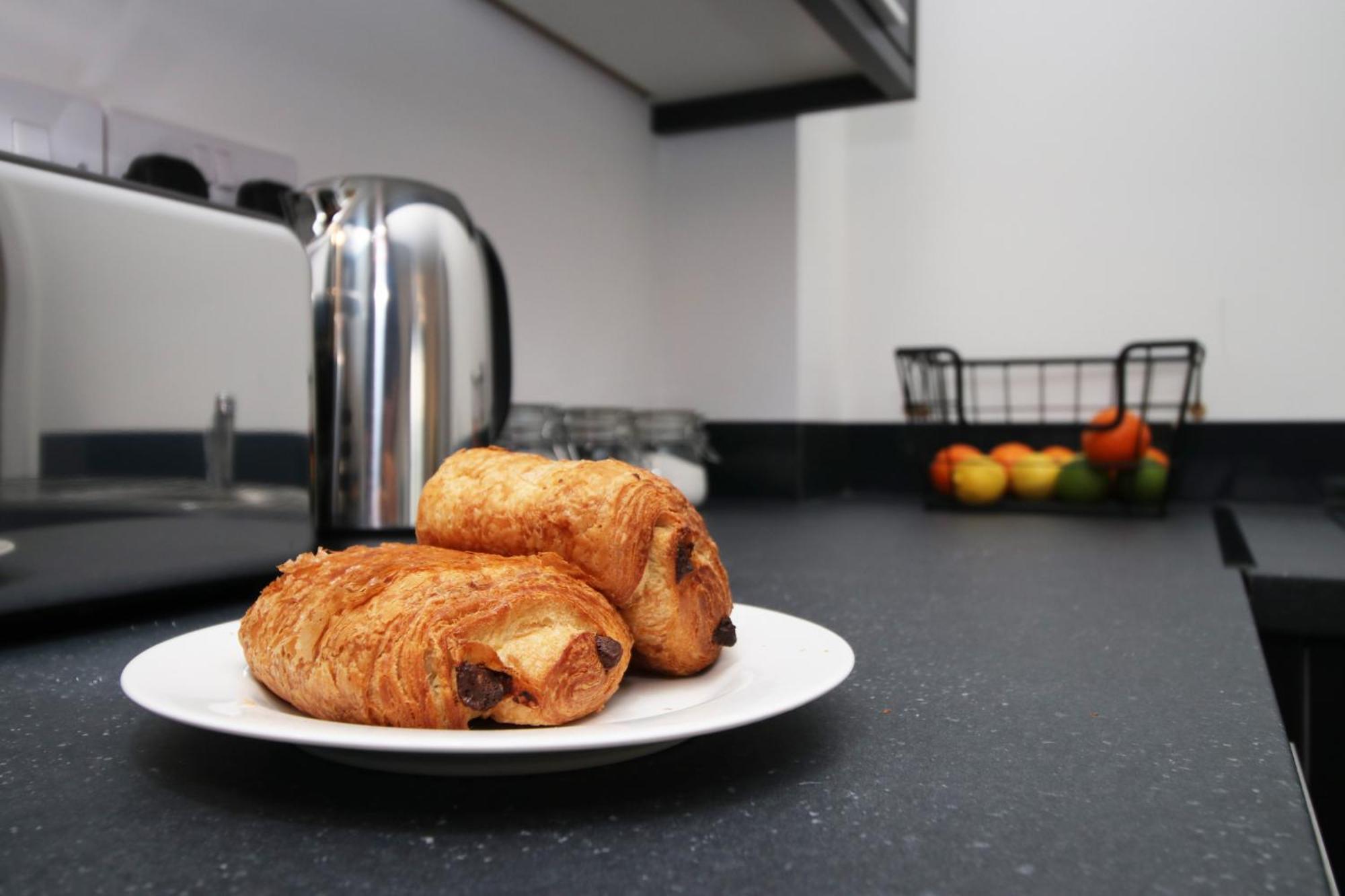 New Modern 1 Bedroom - Prime Location - By Ekliving Luxe Short Lets & Serviced - Apartment Cardiff