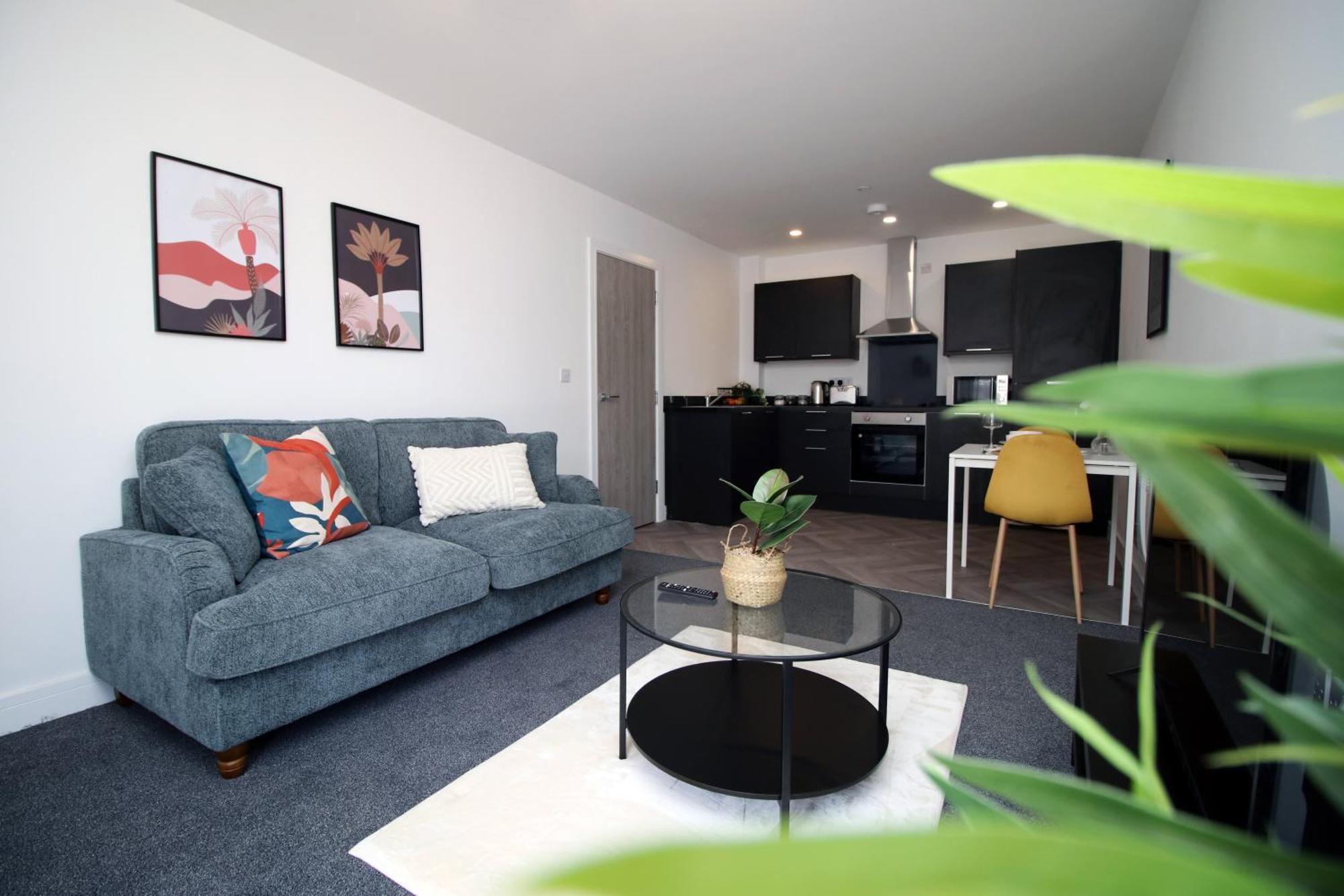 New Modern 1 Bedroom - Prime Location - By Ekliving Luxe Short Lets & Serviced - *