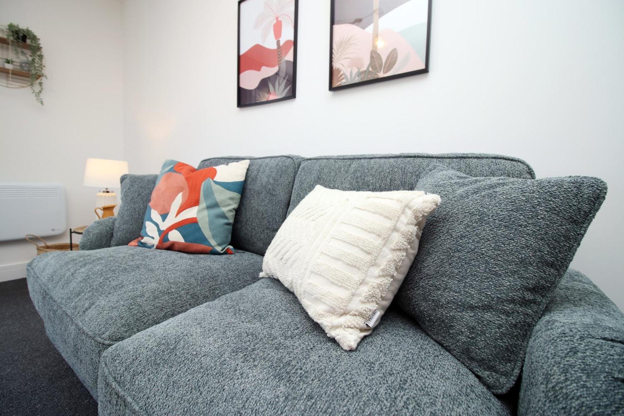 New Modern 1 Bedroom - Prime Location - By Ekliving Luxe Short Lets & Serviced - Apartment Cardiff