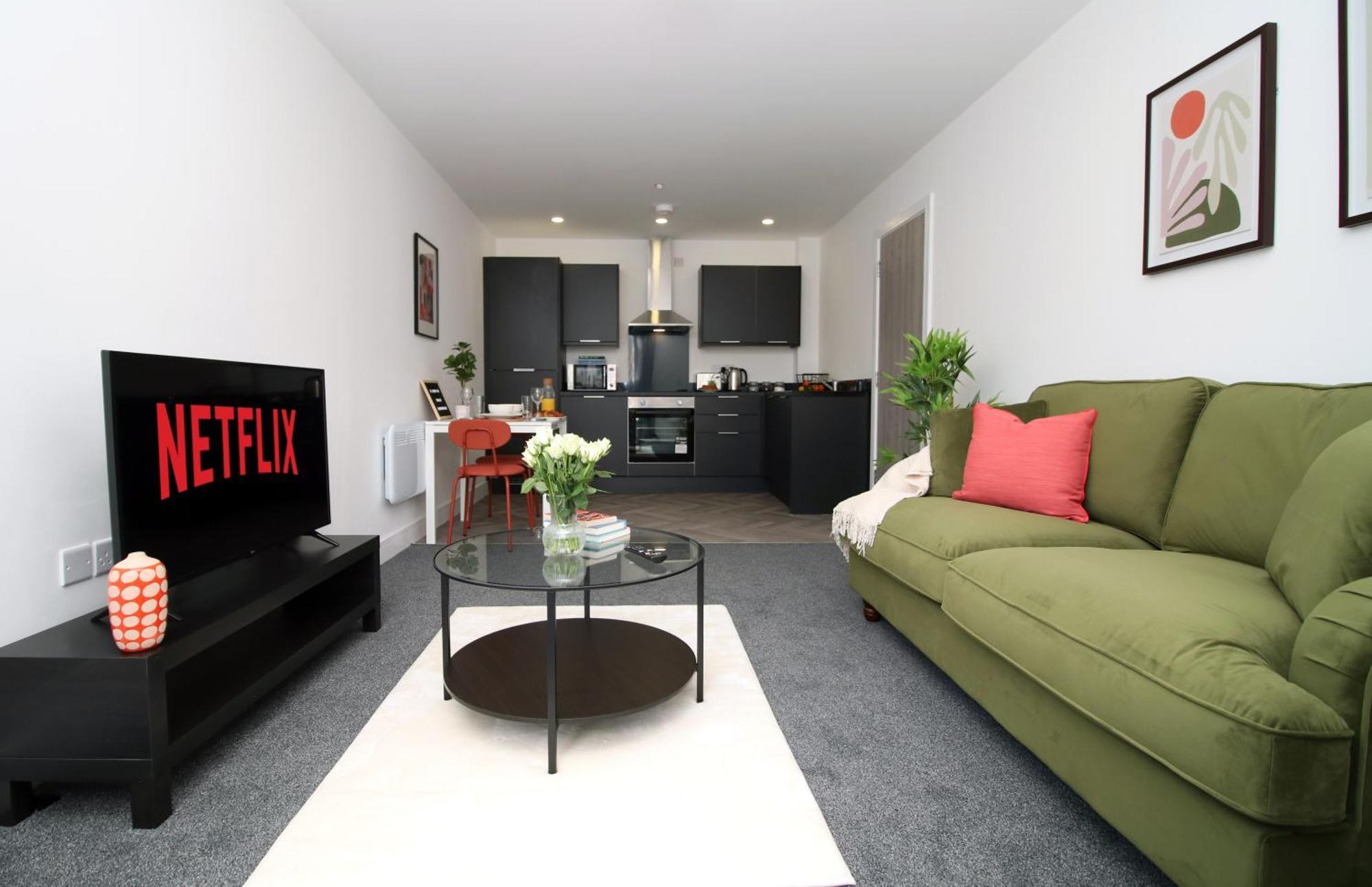 New Modern 1 Bedroom - Prime Location - By Ekliving Luxe Short Lets & Serviced -