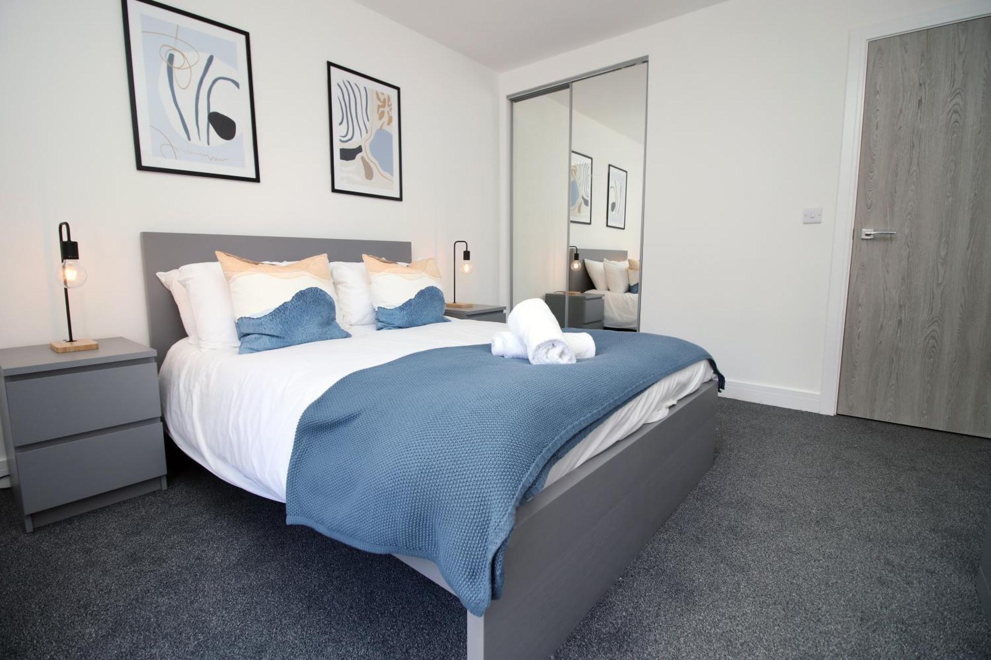 New Modern 1 Bedroom - Prime Location - By Ekliving Luxe Short Lets & Serviced -