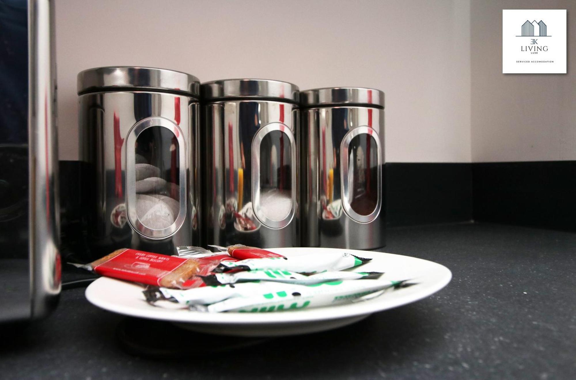 New Modern 1 Bedroom - Prime Location - By Ekliving Luxe Short Lets & Serviced - Cardiff