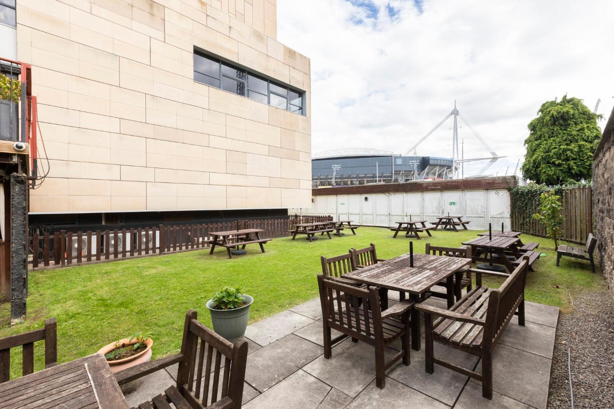 Holiday Inn Cardiff City Centre By Ihg Hotel 4*