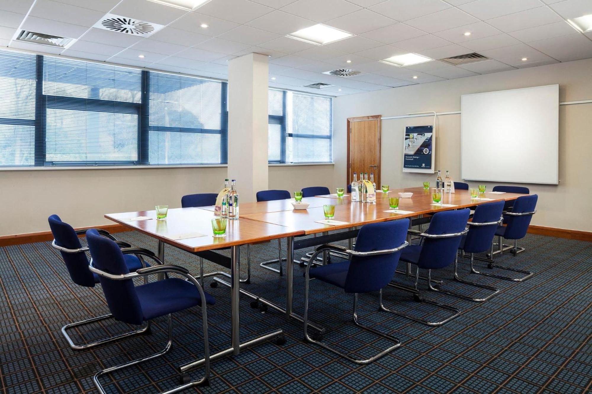 Holiday Inn Cardiff City Centre By Ihg 4*