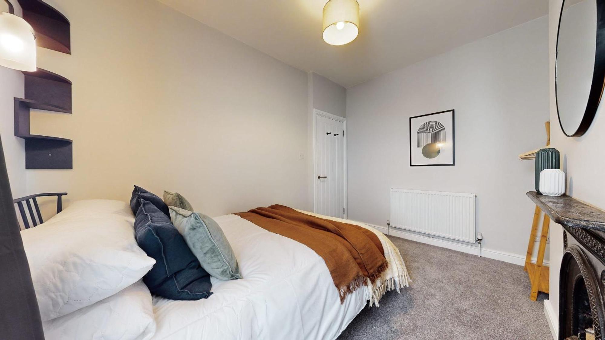 Beautiful 3 Bed In The Heart Of City With Free Parking Holiday home