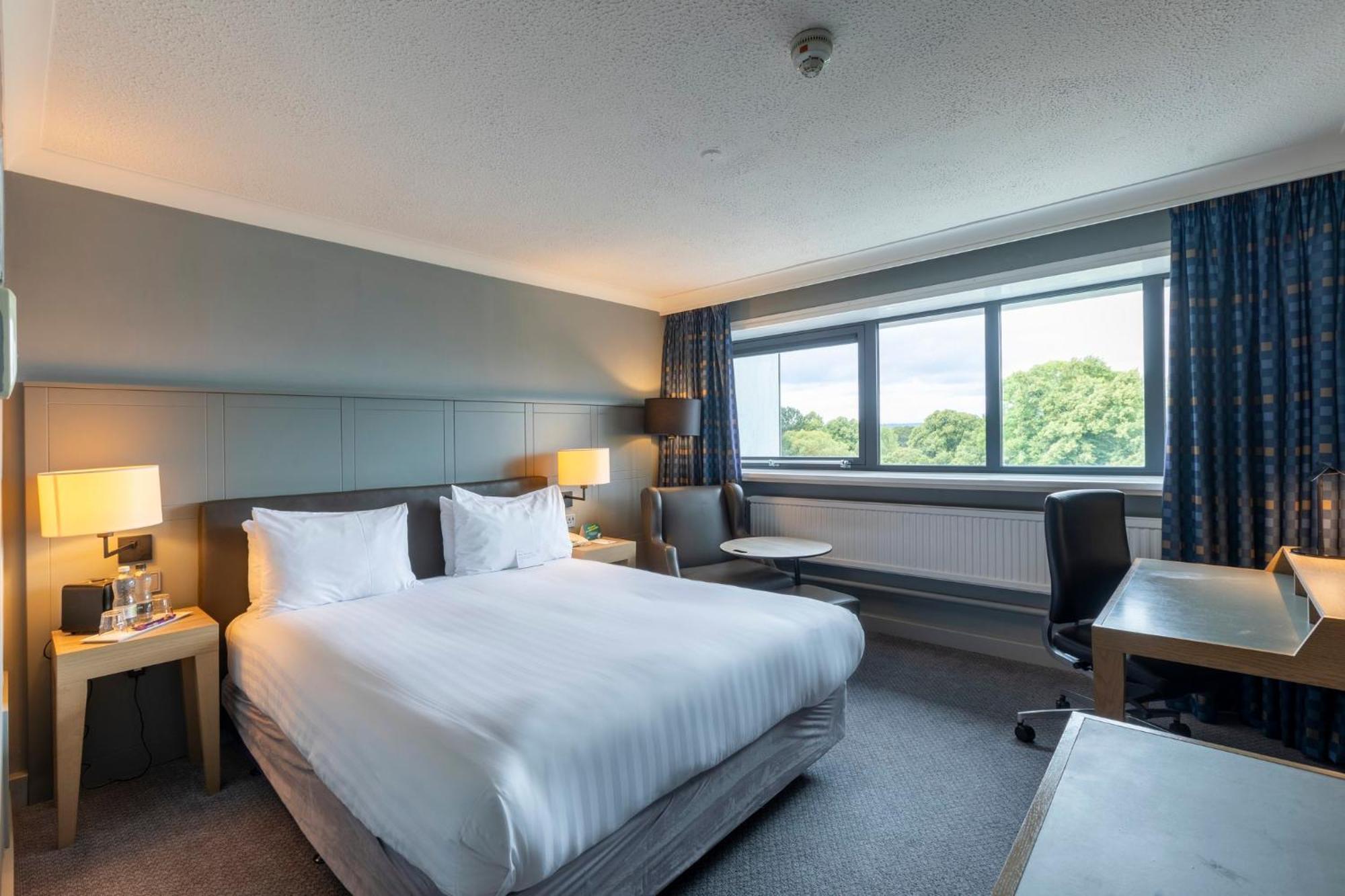 Holiday Inn Cardiff City Centre By Ihg Hotel 4*