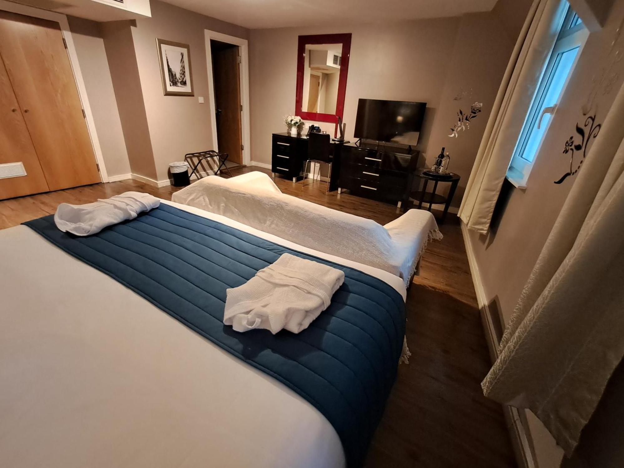 The Royal Hotel 4*