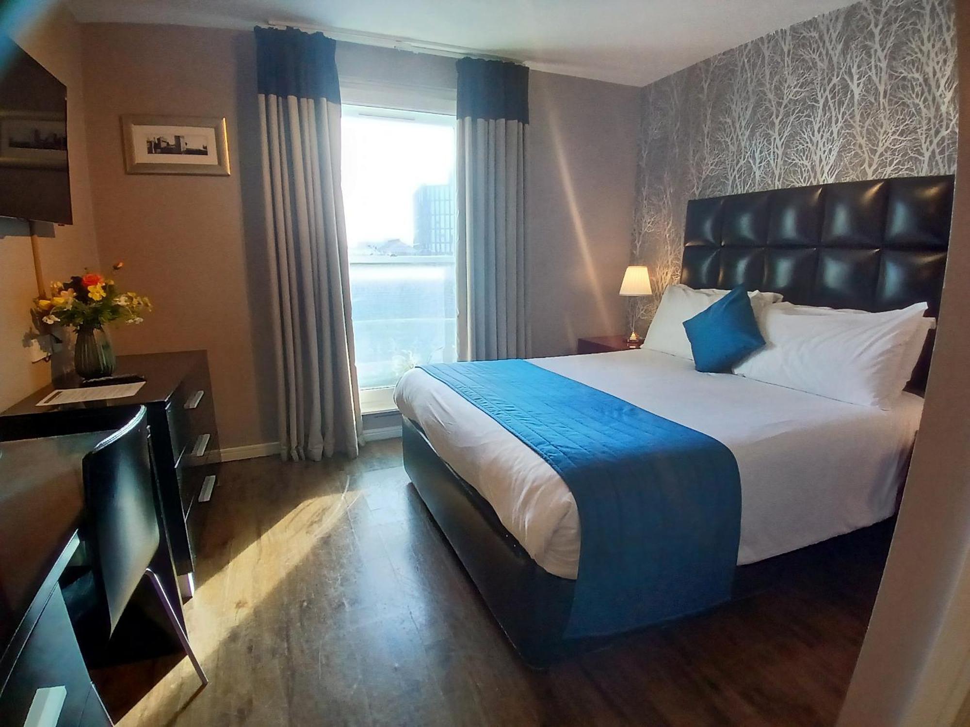 The Royal 4* Cardiff