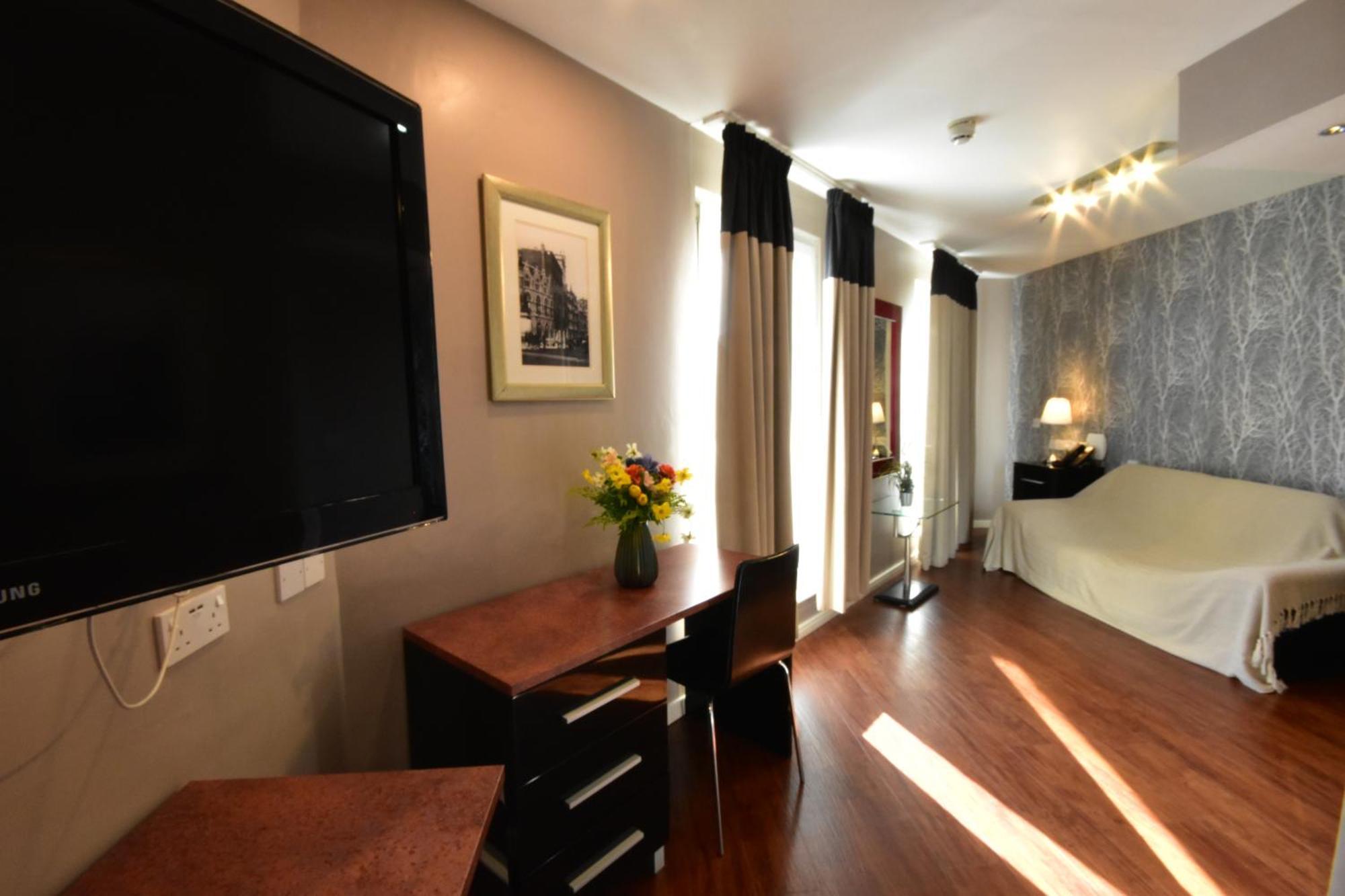 The Royal Hotel 4*