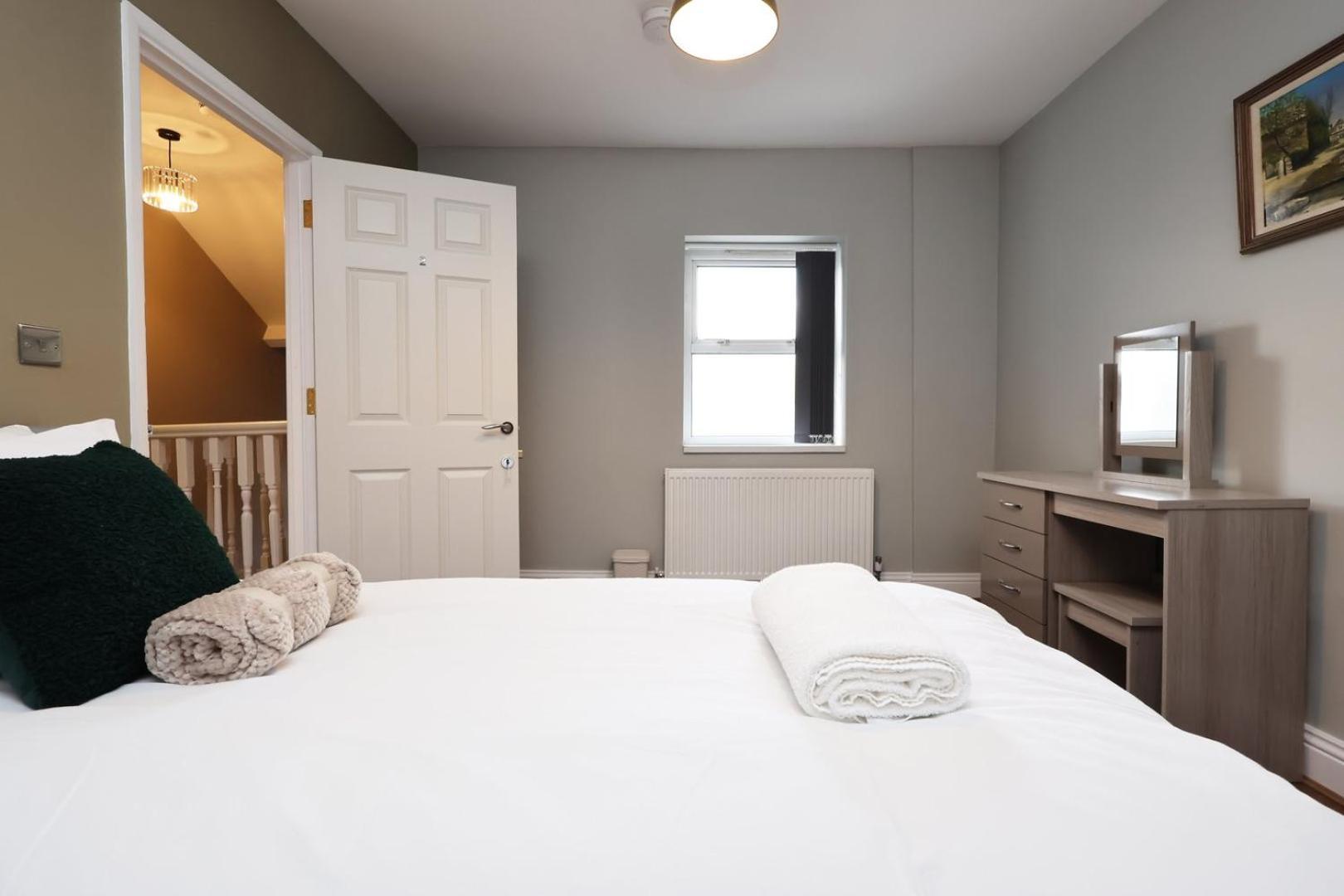 Modern Comfort 4 Bedrooms And Great Location * Cardiff