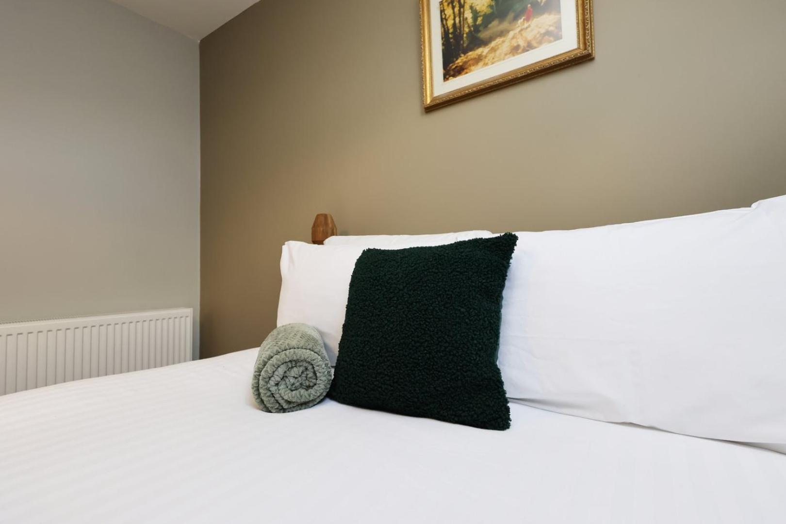 Modern Comfort 4 Bedrooms And Great Location Apartment Cardiff
