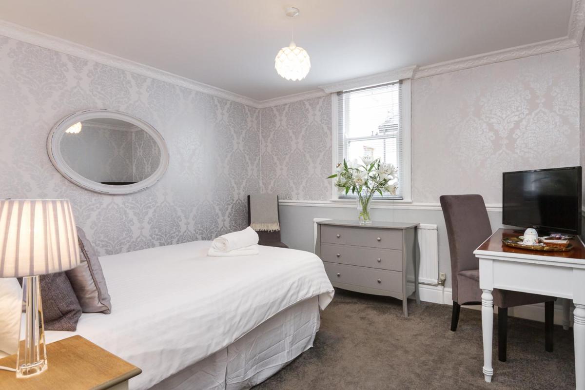 Lincoln House Private 3* Cardiff