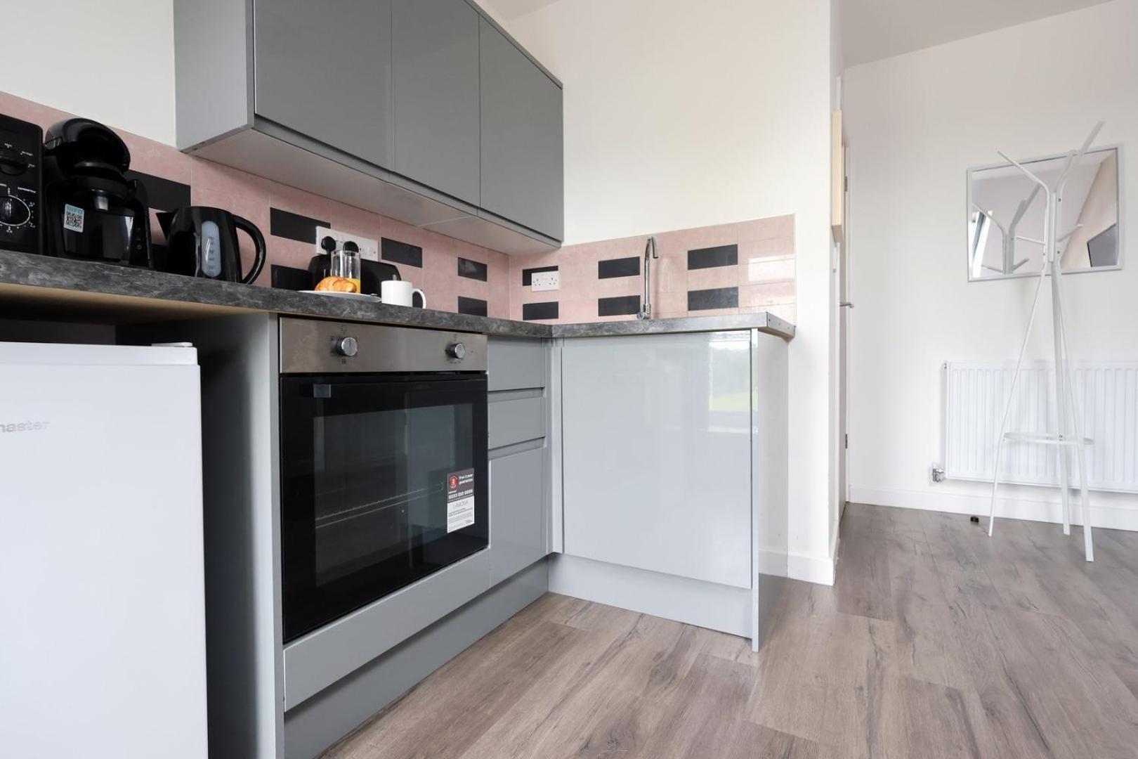 Apartment Cohost Partners | Smart Tv | 5 Min | Parking