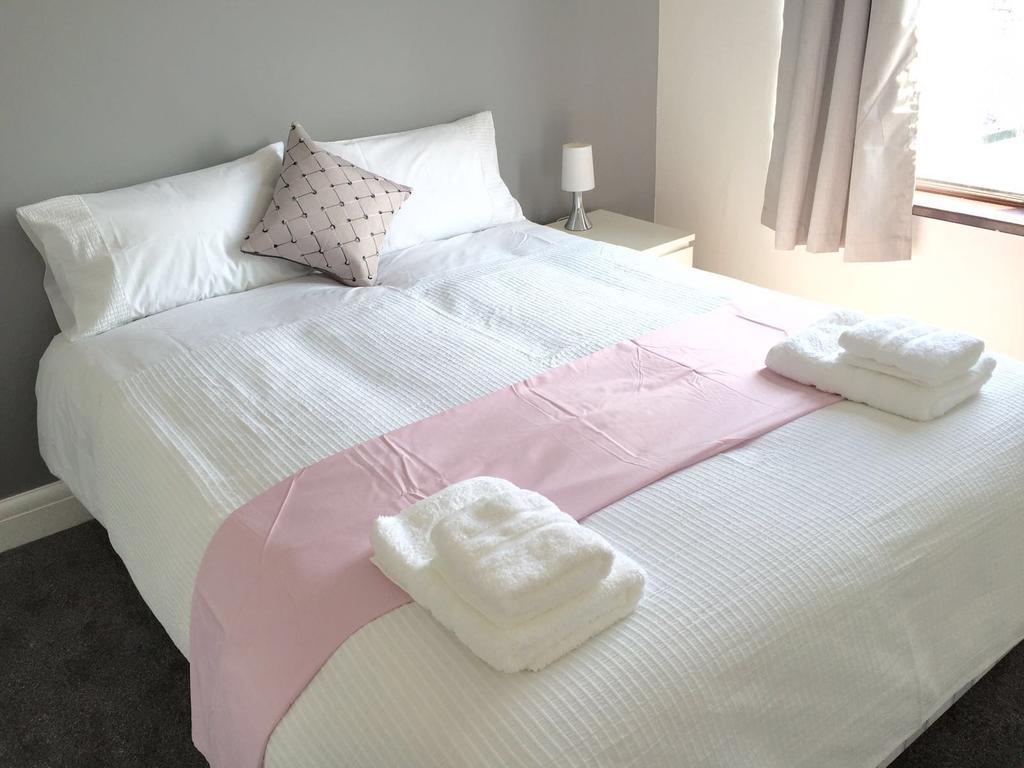 Guest house 786 Newport Road 4*