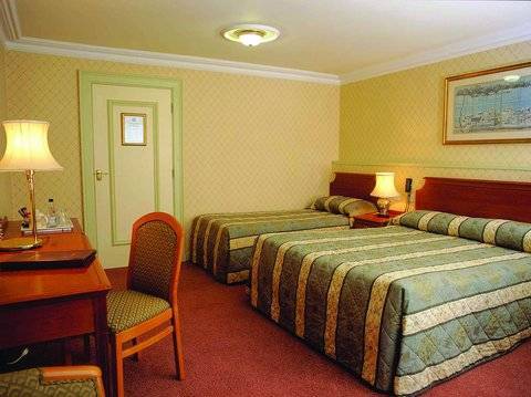 St Mellons & Hotel 3*