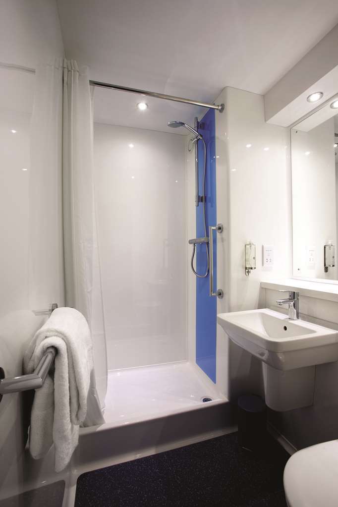 Hotel Travelodge Llanedeyrn 2*