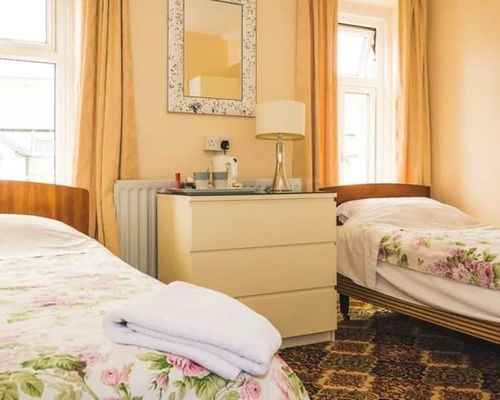 Wisestay Guest house 3*