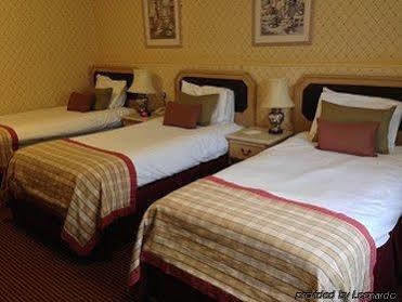 St Mellons & Hotel 3*