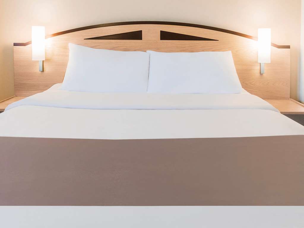Ibis Gate - International Business Park 3*