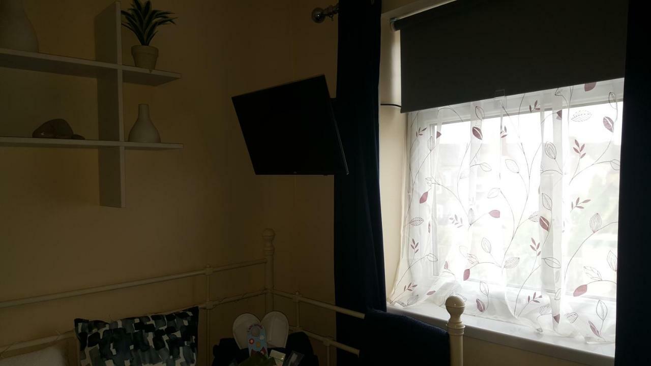 Dommar In Guest house