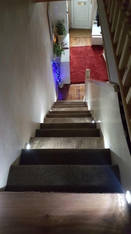 Dommar In Guest house