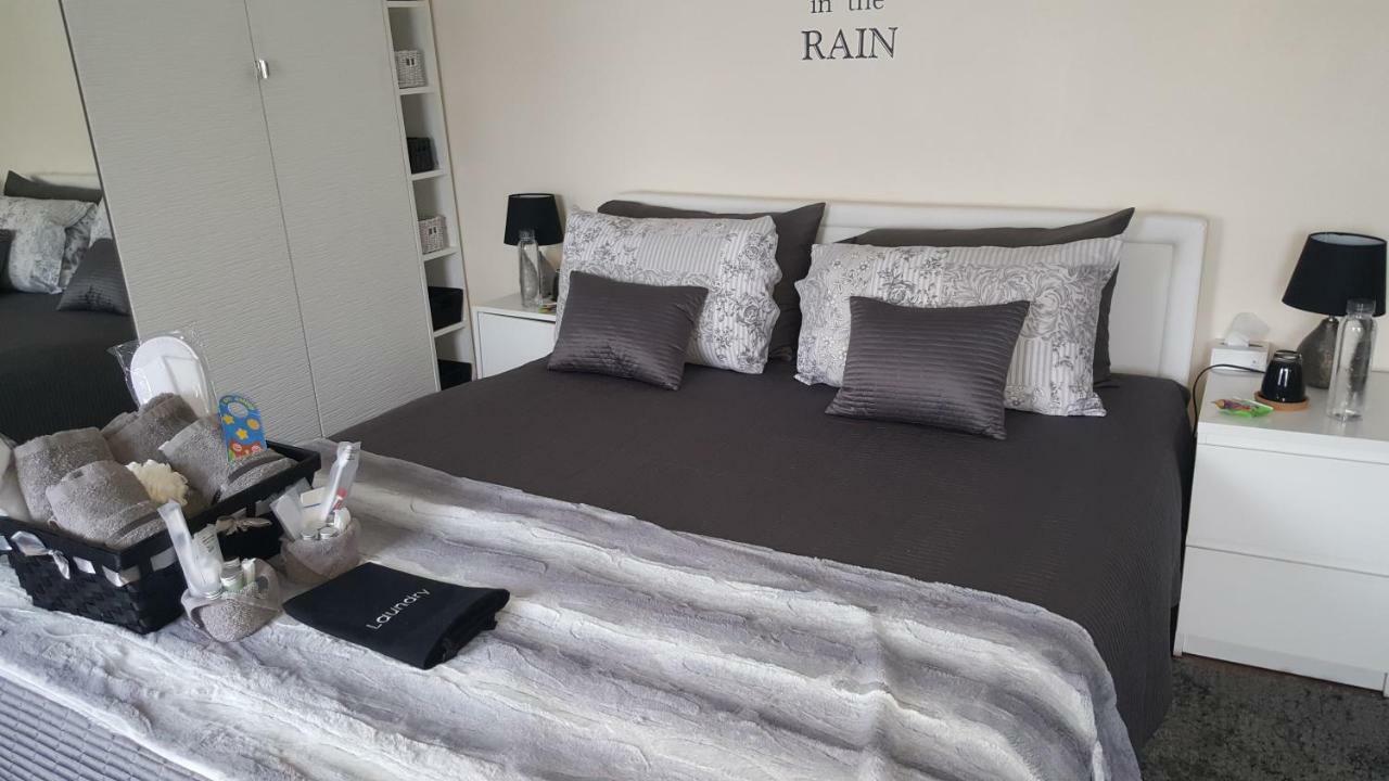 Dommar In Guest house Cardiff