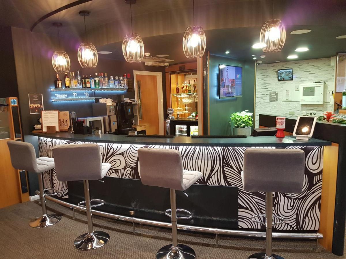 Hotel Ibis Gate - International Business Park 3*