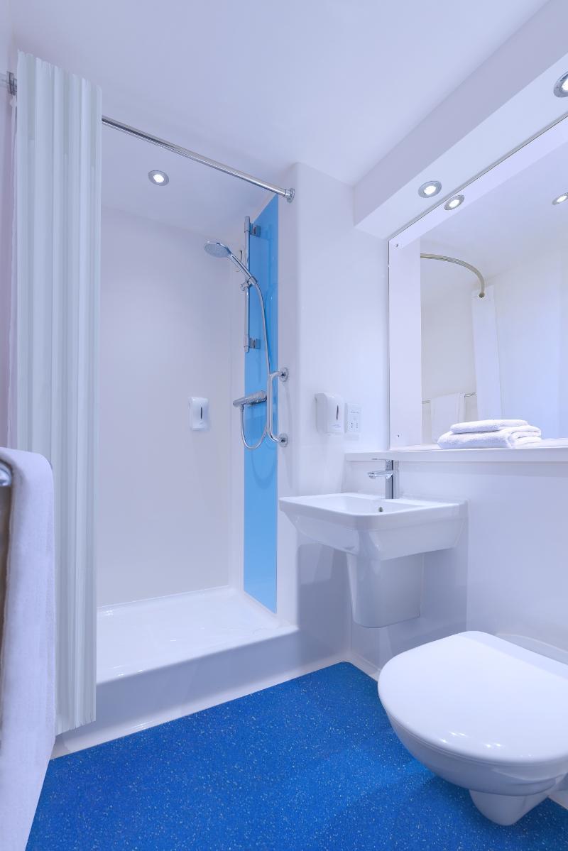 Travelodge Queen Street Hotel Cardiff